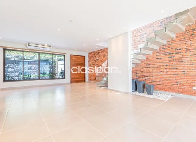 Fdo. De la mora: Elegante residencia, 3 dormit, jardín, piscina – 2.200 usd, foto 5