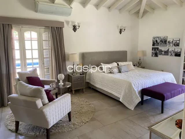 Amplia Residencia de 4 dormitorios en el Barrio Mburukuja, foto 4