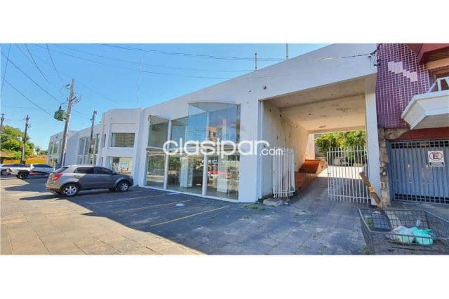 Amplio Salón Comercial tipo Show Room de 2 Plantas 27,000,000 ₲, foto 1