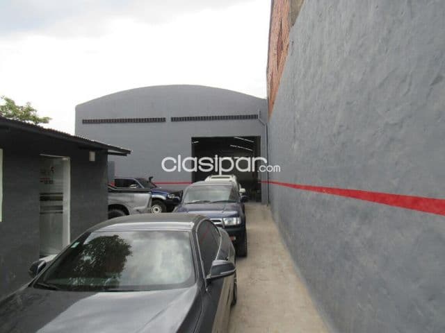 Trinidad – 1er pdte: 300m2 + oficinas + parking – 5.500.000 gs
