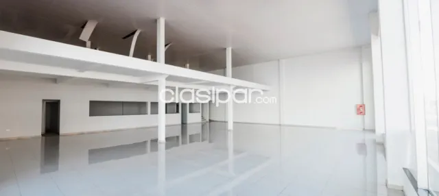 Salón Comercial con Amplio Deposito Usd 4.500 en esquina, foto 3