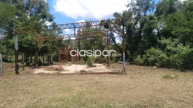 Terreno con pequeña edificacion a terminar — foto 3