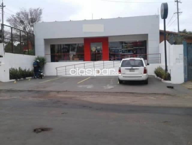 Local comercial sobre julio correa