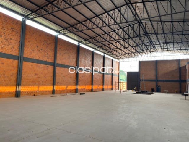 Mr alonso prox. Shopping: A estrenar, 800m2 + oficinas + parking – 380.000 usd, foto 1
