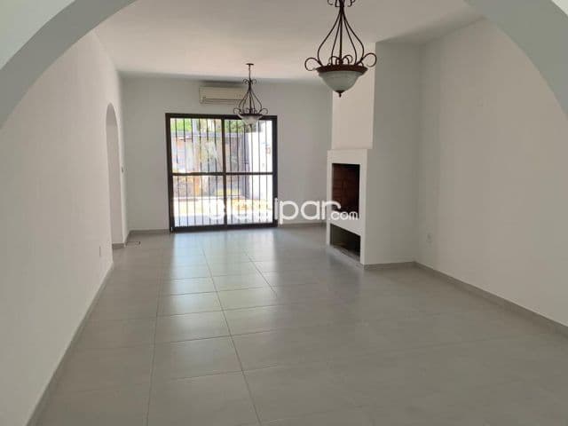 Oferta del mes hermosa y amplia casa remodelada en pleno barrio Herrera