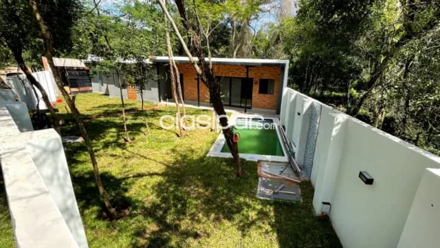 (v001) en venta! Casa de 360 m2 (a estrenar) en San Bernardino. A pasos del centro — foto 2