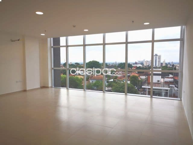 Oficina con gran vista en elegante edificio en el centro