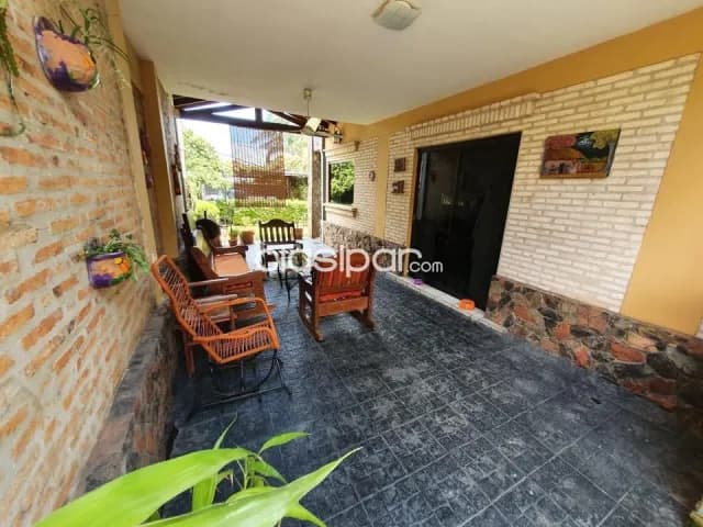 Fina y amplia residencia. Zona canal 13 y shooping el pueblo — foto 3