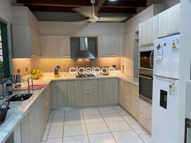 Fina y amplia residencia. Zona canal 13 y shooping el pueblo — foto 5