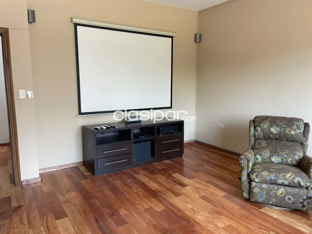 Bo mburucuyá: Elegante residencia en alquiler, 3 suites, impecable estado!! – 3.500 usd, foto 4