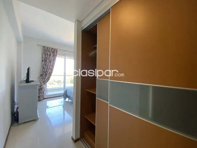 con Renta Departamento amoblado de 2 habitaciones en The One — foto 5