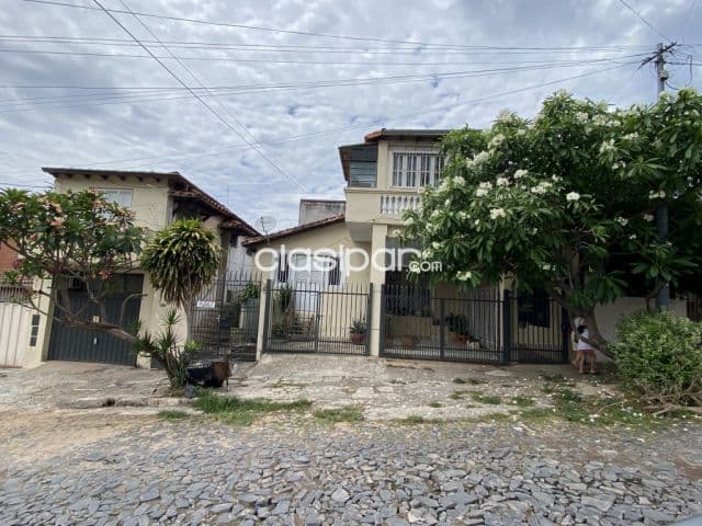 Casa a demoler o refaccionar en el Barrio Dr. Gaspar Rodriguez de Francia, Asuncion (Centr