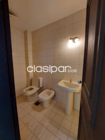 Se alquila casa en el centro para vivienda u oficina