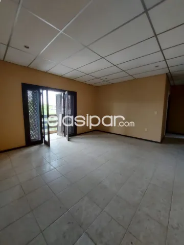 Se alquila casa en el centro para vivienda u oficina — foto 3