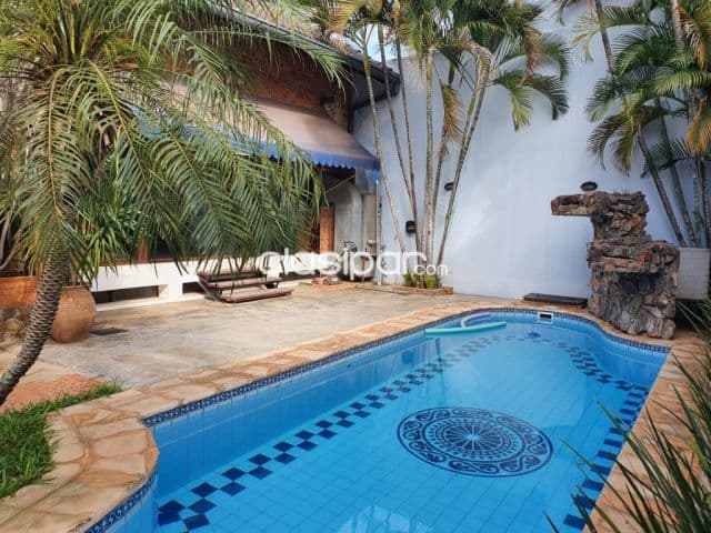 Los laureles residencia de 2 plantas 4 dormitorios en suite-piscina