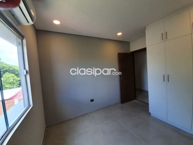 Duplex en Luque barrio julio correa cod 4205