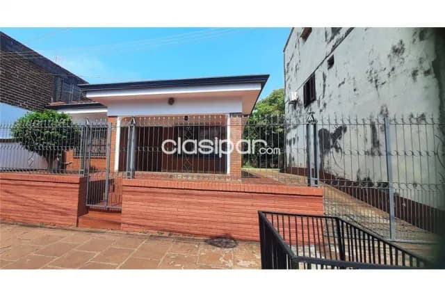 casa con edifico de 2 plantas en pleno centro de Encarnación: 3 habitaciones, foto 3