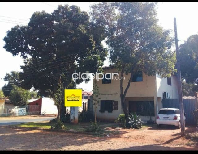 Casa de 2 planta en capiata, sobre calle asfaltada. E2443