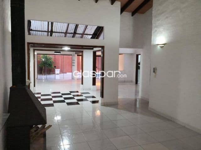 SUPER OFERTA - Casa en Lambare en Venta – Zona Canal Trece