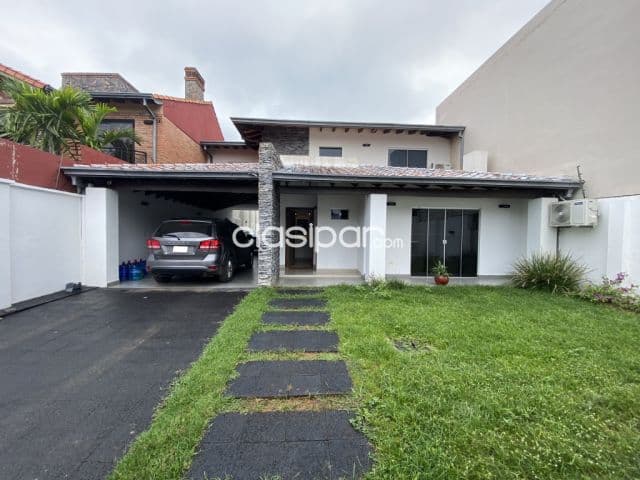 Casa de 7 DORMITORIOS en Los Laureles. Asuncion, foto 1