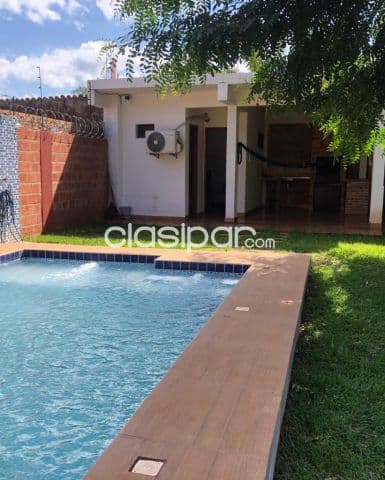 Hermosa casa quinta en venta en Loma Merlo Luque! — foto principal
