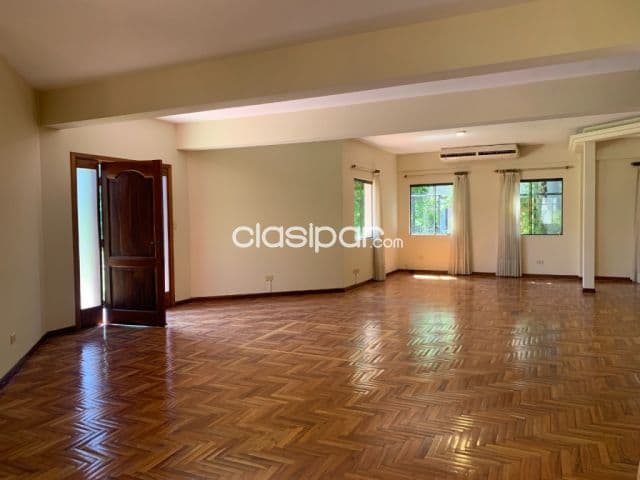 amplia Casa en condominio, Asunción - Barrio Mcal. Estigarribia