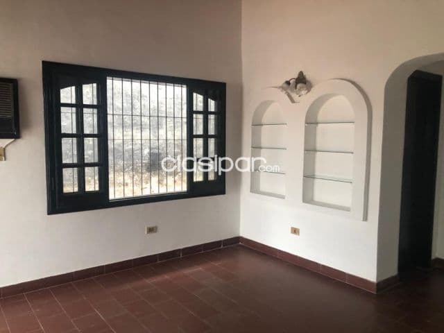 En Venta Casa a 3 cuadras de Av. Felix Bogado 680,000,000 ₲