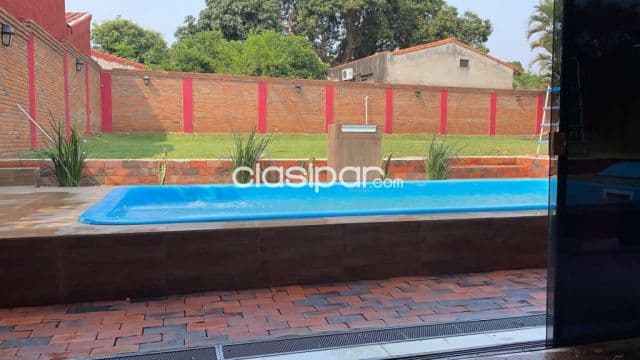 Casa quinta con piscina quincho con parrilla cancha de voleibol vendo ciudad de Luque !!