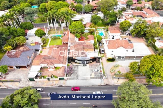 EN VENTA amplia propiedad con local comercial enfrente al Centenario — foto 2