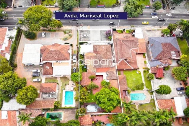 EN VENTA amplia propiedad con local comercial enfrente al Centenario — foto 3