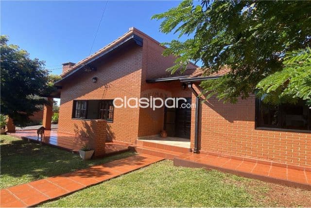 casa con piscina y amplio patio en Hohenau centro: 5 habitaciones y 4 baños, foto 1