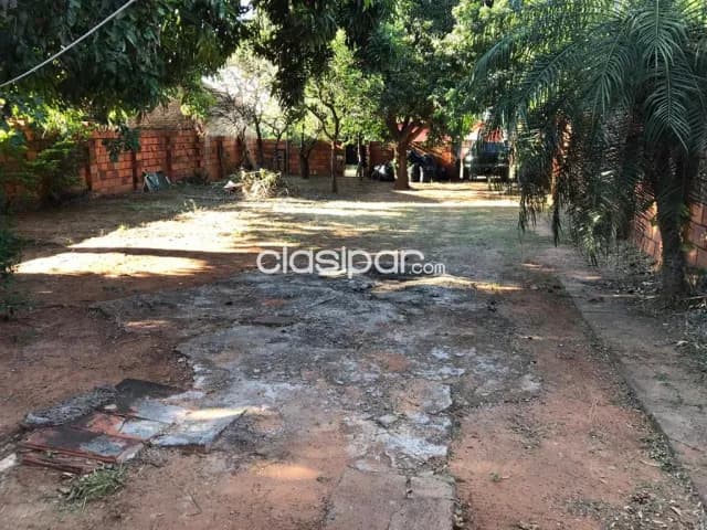 casa a 8 cuadras del shopping San Lorenzo dimensiónes 12x30 m2 escucho ofertaaaaa!!! — foto 2