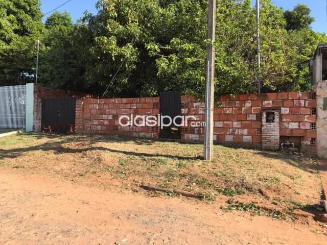 casa a 8 cuadras del shopping San Lorenzo dimensiónes 12x30 m2 escucho ofertaaaaa!!! — foto 3