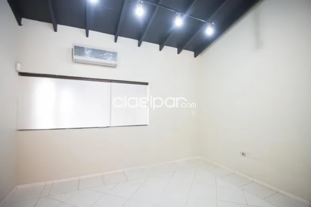 EN VENTA Oficina Zona Villa Morra 275,000 USD, foto 3
