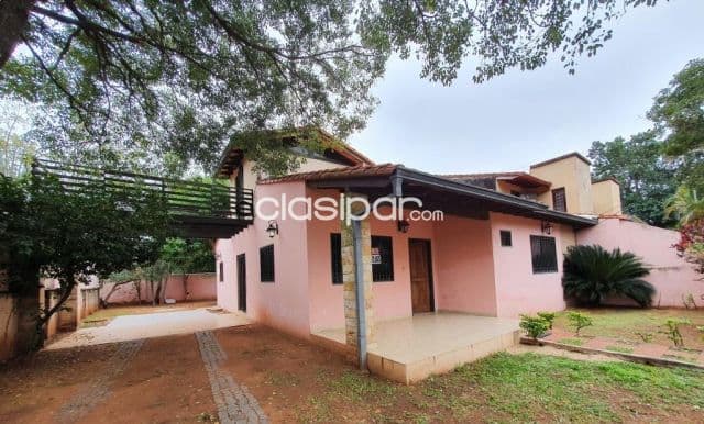 Terreno con casa en venta en Mburucuya