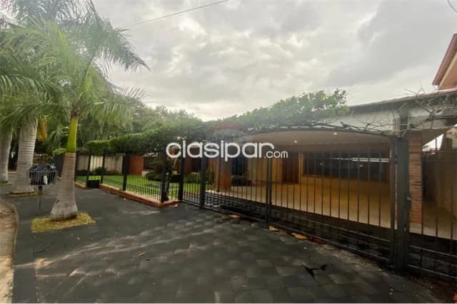 Amplia residencia premiun con piscina en esquina bo.republicano-asuncion!, foto 2
