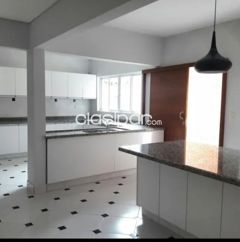 Z/ embajada americana: Elegante residencia en alquiler, 3 dormitorios, 2.200 usd — foto 4
