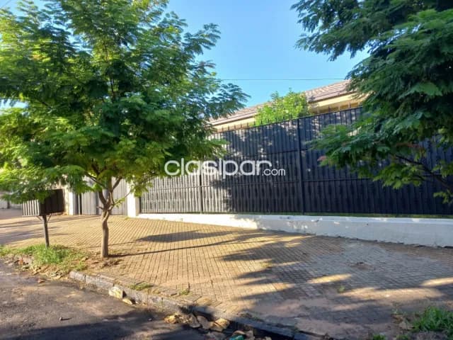 Z/ vista alegre: Hermosa residencia - 3 suites, jardín, piscina - 200.000 usd — foto 2