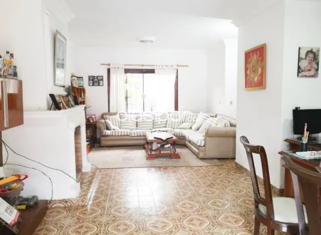 Z/ vista alegre: Hermosa residencia - 3 suites, jardín, piscina - 200.000 usd — foto 3