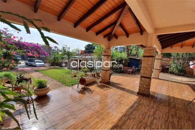 Residencia en San Lorenzo, ubicada sobre importante Avd Manuel O Guerrero