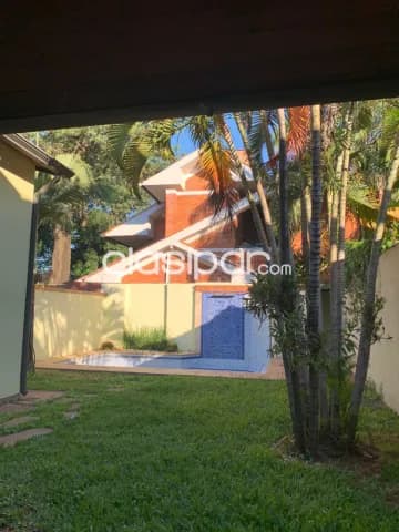 Bo mcal. Estigarribia: Elegante residencia, 3 dormitorios, gran jardín, opc. Amoblado, foto 3
