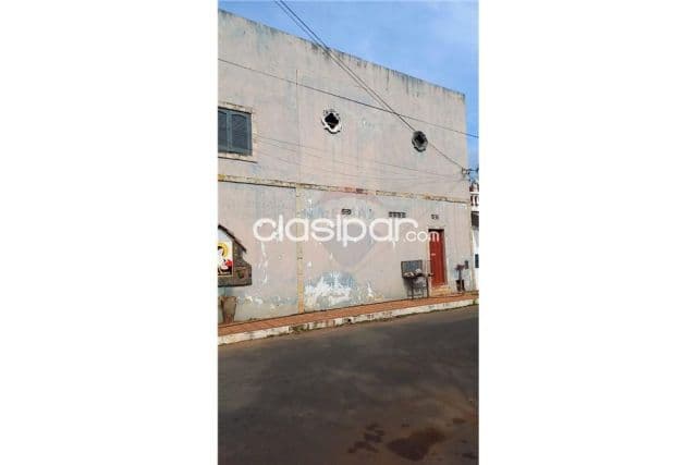 Imponente depósito en pleno centro San Lorenzo