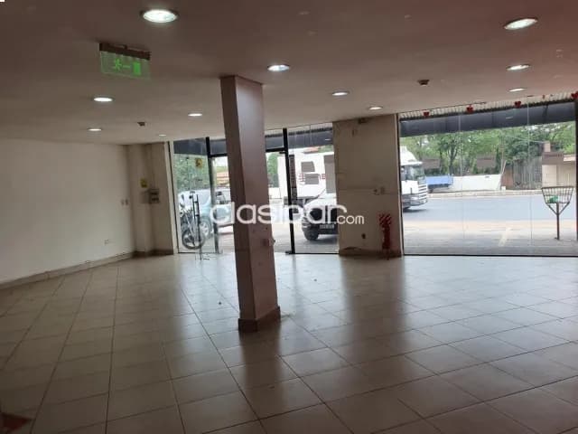 Se alquila salón comercial zona ruta transchaco, foto 5