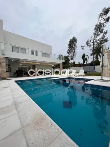 Residencia a estrenar en San Bernardino a 200 mts del lago, foto 2