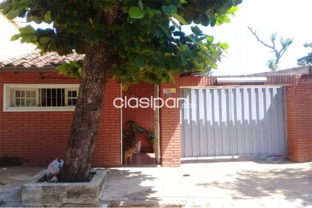 Casa con departamento en barrio republicano - a pasos de la uca