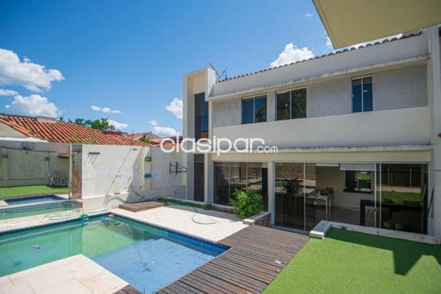 Residencia en venta zona UCA La casa es estilo minimalista semi nueva Usd 220.000, foto 1