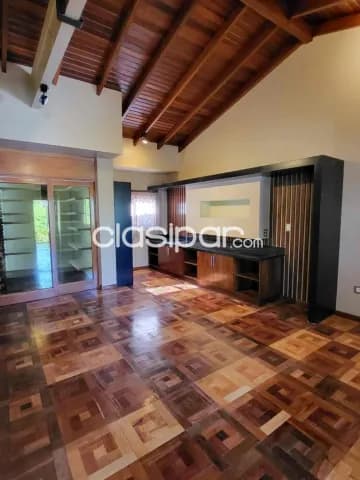 Amplia Residencia en Venta Barrio Mburicaó — foto 4