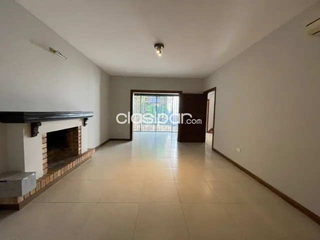Seminario – mburicaó: Impecable residencia a nueva, 4 dormit, jardín, piscina, 2.800 usd, foto 3