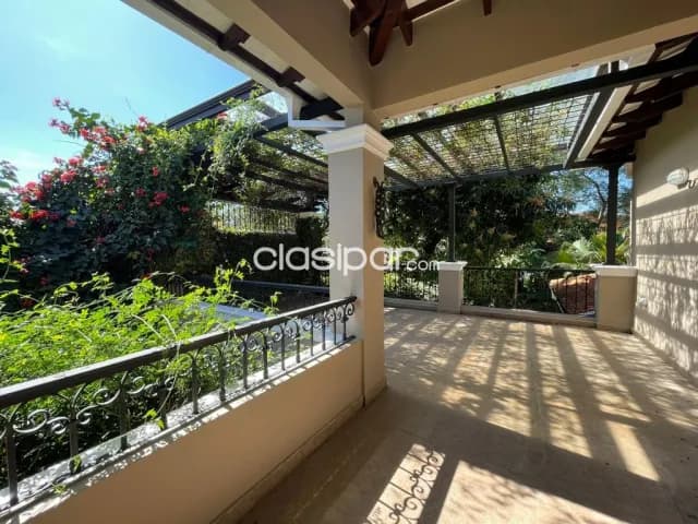 Seminario – mburicaó: Impecable residencia a nueva, 4 dormit, jardín, piscina, 2.800 usd, foto 5