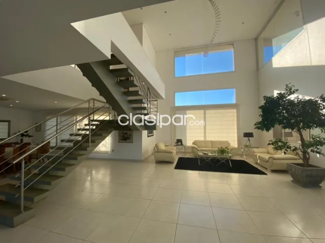 En venta hermosa y gran residencia en surubi'i — foto 2